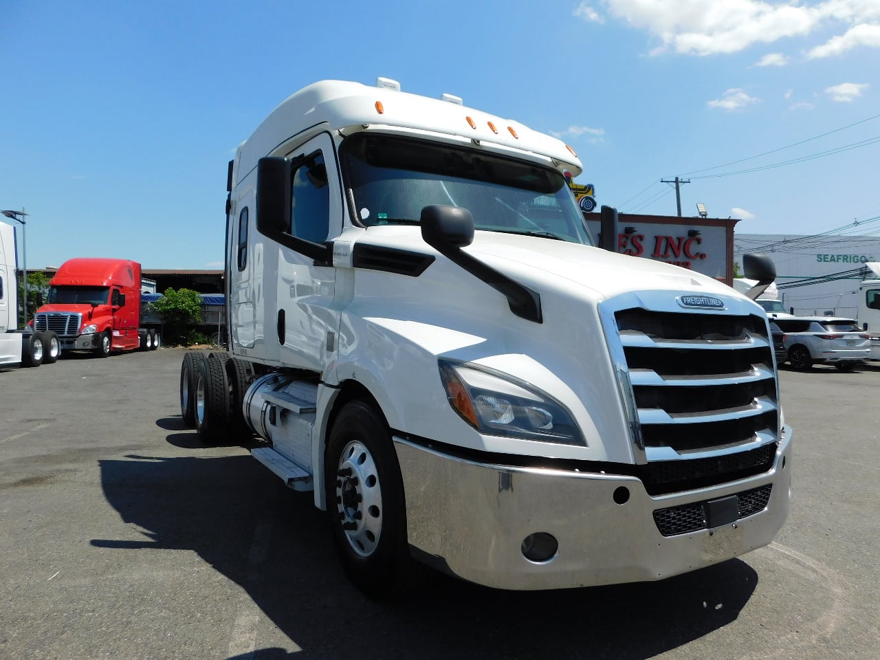 2020 FREIGHTLINER CASCADIA Tandem Axle Sleeper #1 2020 FREIGHTLINER CASCADIA Tandem Axle Sleeper #1